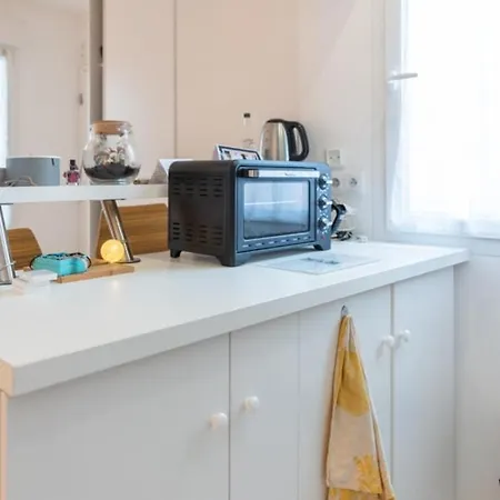 Bright And Cosy Studio In Montparnasse